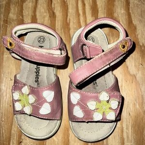 Kids girls pink Hush Puppies sandals- size 23 (kids 7-7.5)